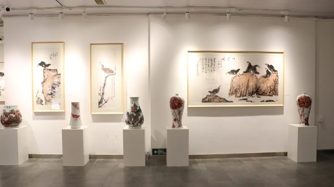 诗在画中观  意在瓷中留，“温·度——迎亚运大翁瓷画艺术展”在杭州展出