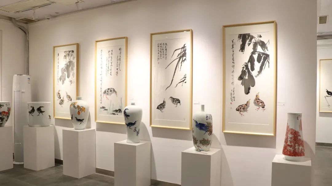 诗在画中观  意在瓷中留，“温·度——迎亚运大翁瓷画艺术展”在杭州展出