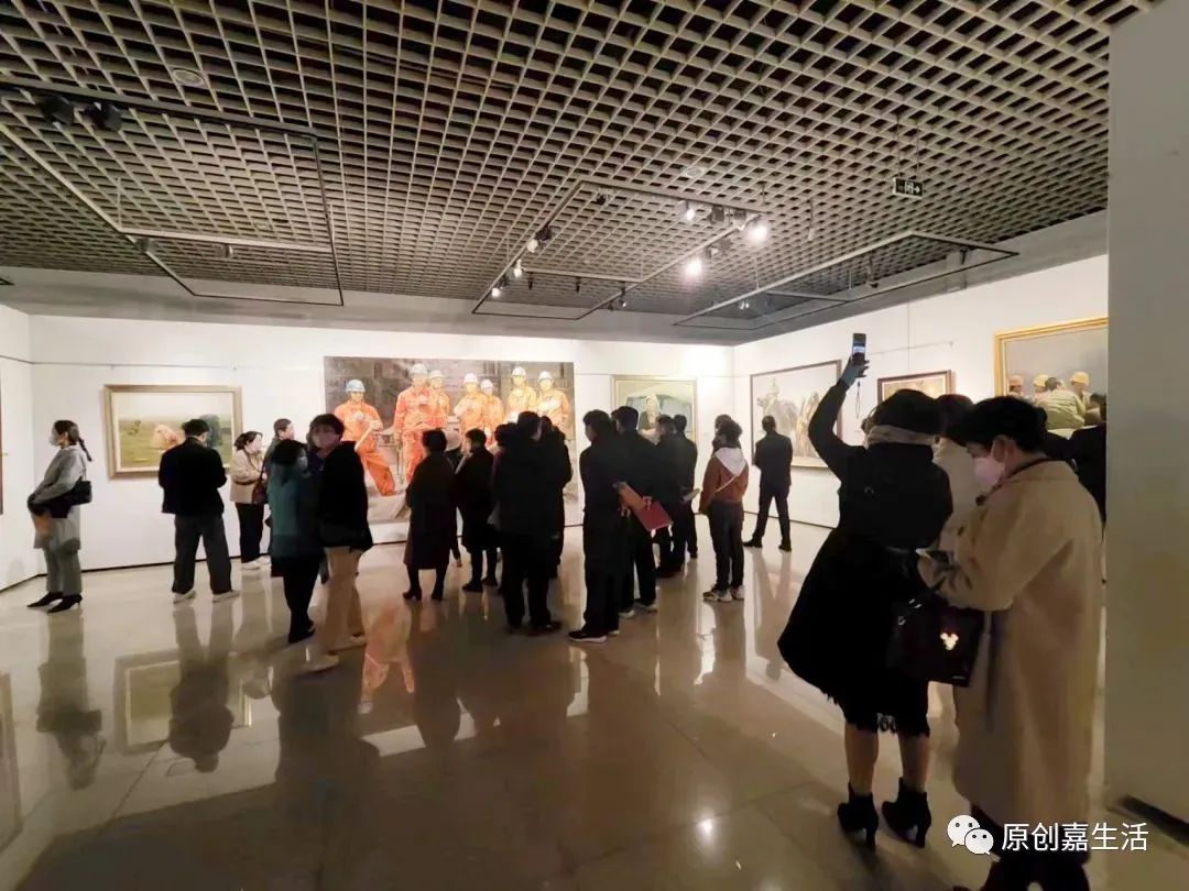 “丹青溢彩·荣归故里——房建平油画作品展”在嘉峪关隆重开展