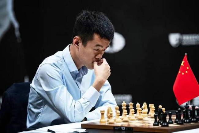 2023国际棋联世界冠军赛第四局战罢，丁立人斩获首胜渐入佳境