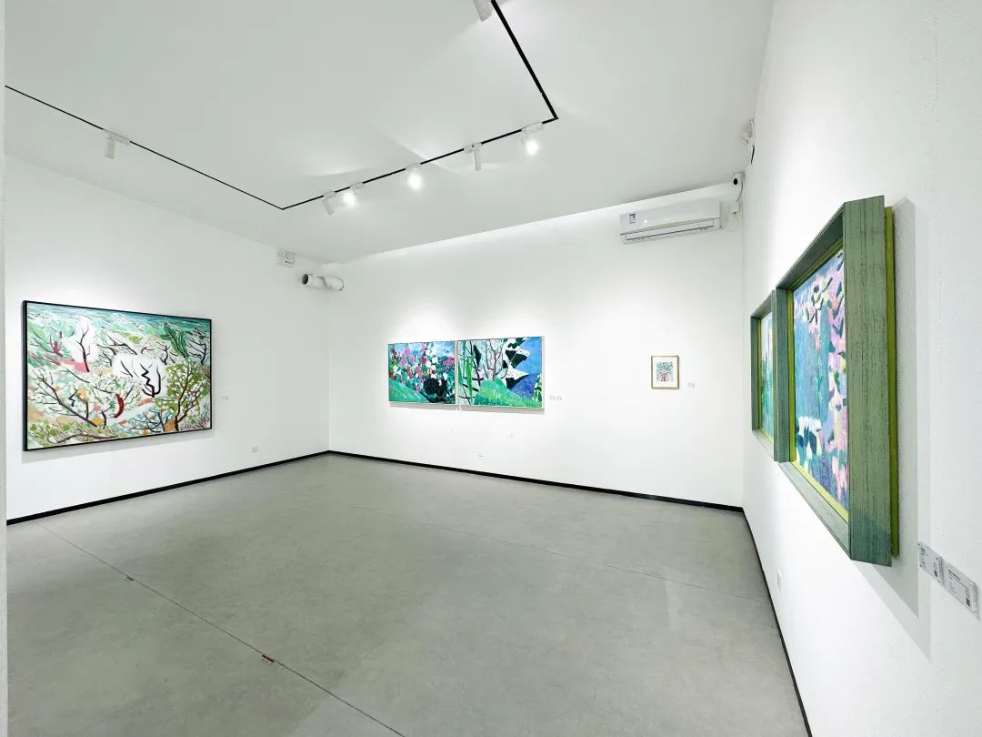 “瓦蓝的天——王克举绘画作品展”在京开幕，展期至6月15日