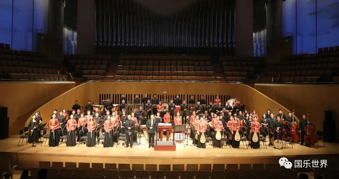 山东爱乐民族乐团与德州歌唱家首次合作，梁长敬独唱音乐会成功举办