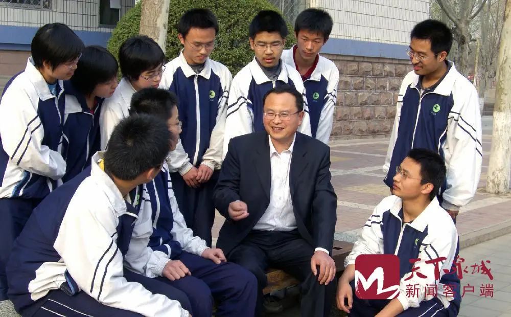 济南历城二中党委书记、校长李新生：让更多的孩子因为努力而受益
