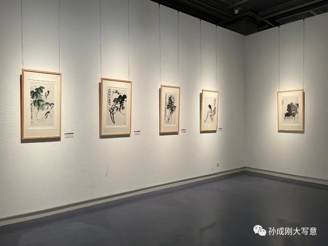 “花开盛世——孙成刚中国画作品展”在河南省美术馆盛大开幕