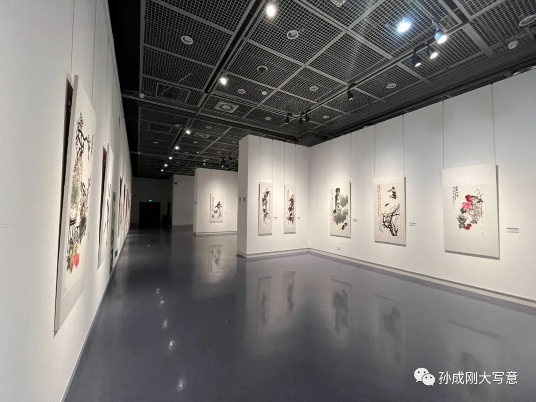 “花开盛世——孙成刚中国画作品展”在河南省美术馆盛大开幕