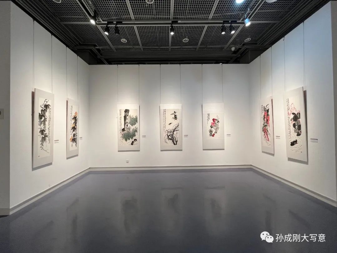 “花开盛世——孙成刚中国画作品展”在河南省美术馆盛大开幕