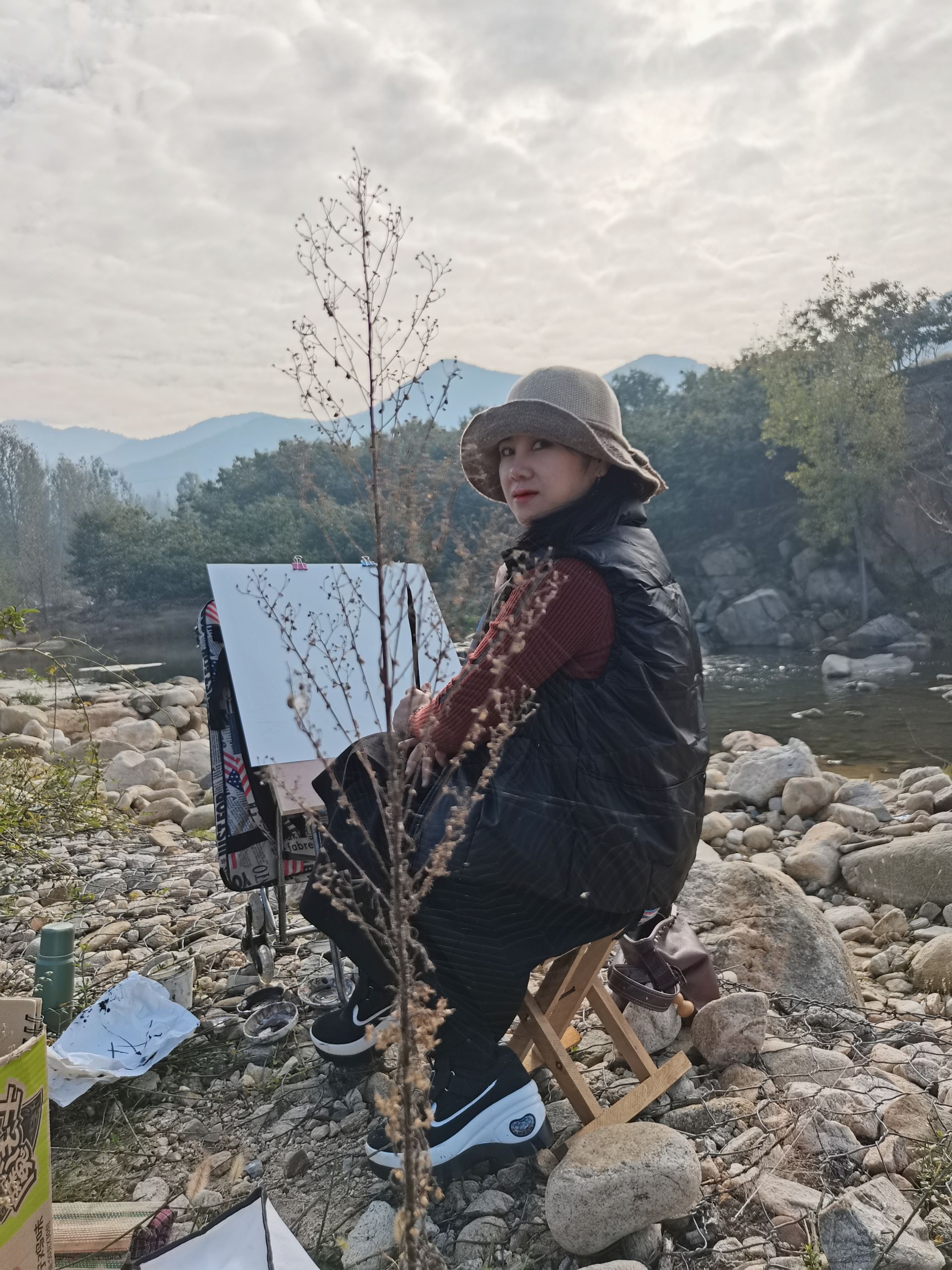 在齐鲁大地和八桂山川行走，女画家周末妙手丹青留住世间美好