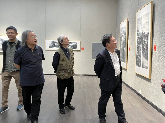 为时代画像，“水墨清韵——当代中国画家作品联展”长沙站开幕