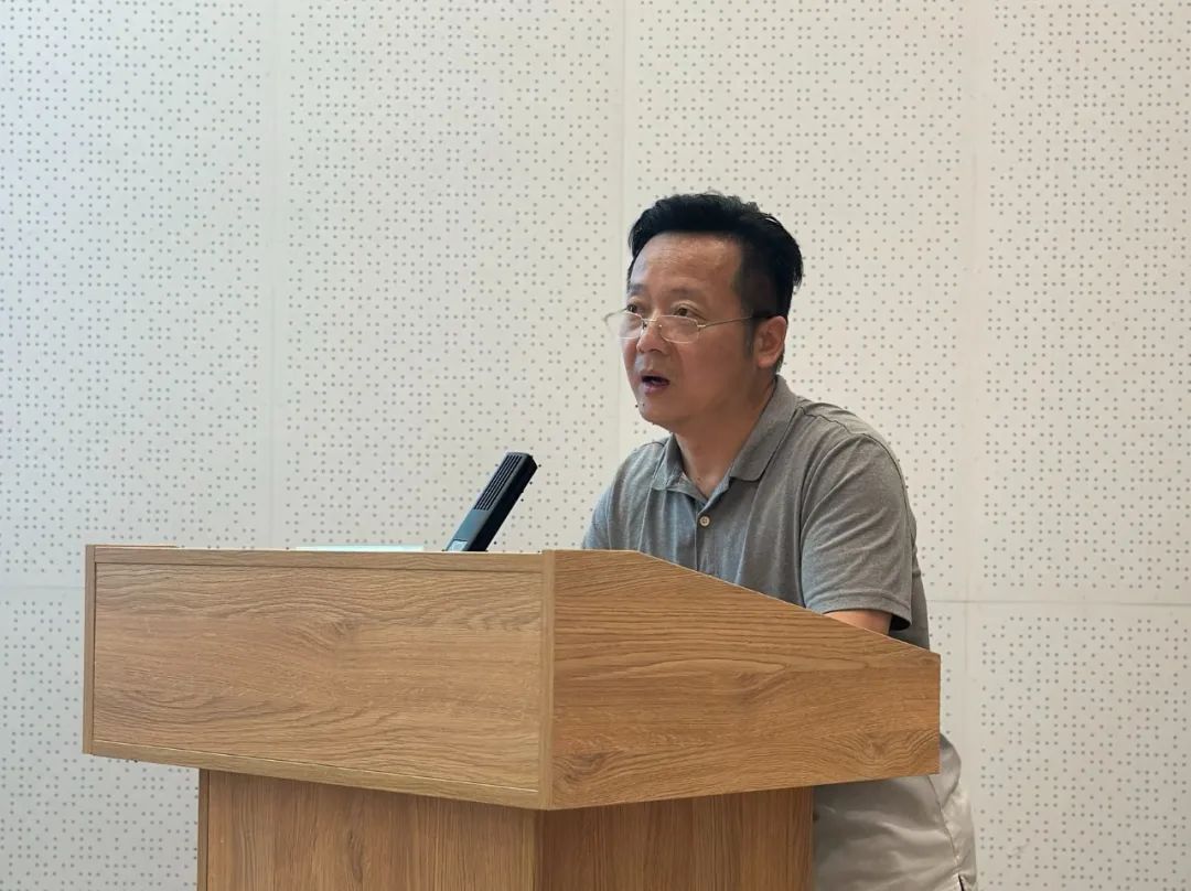 中国国家画院研究员陶宏登上江汉大学美术学院“大师讲坛”，主讲“图式与观念”