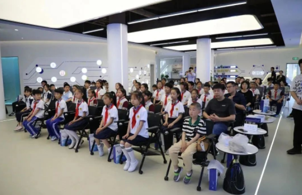 让青少年与科技“零距离”，2023年青岛科技活动周青岛蓝谷分会场活动精彩展开