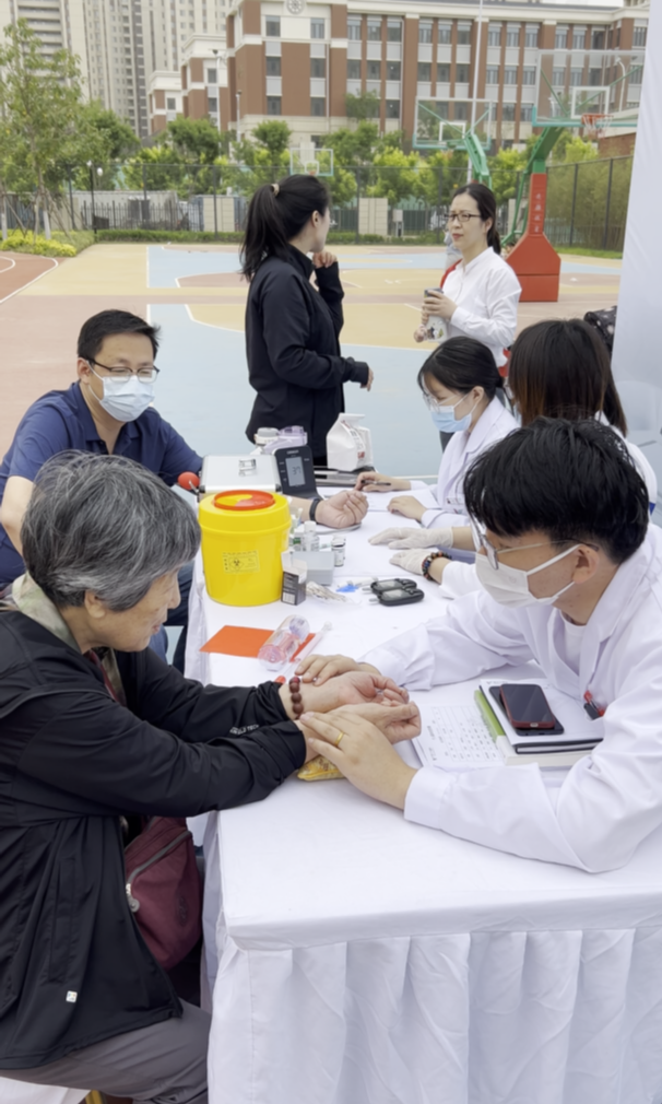 银丰大健康公司举办“首届奥芯城运会”，助力银丰玖玺城打造健康社区