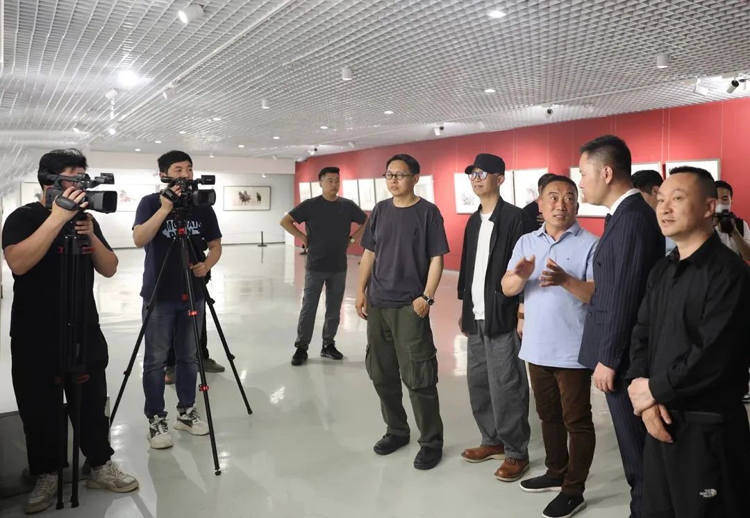 著名画家南海岩应邀参加“艺术态度 · 感官之旅中国塑美艺术展” 