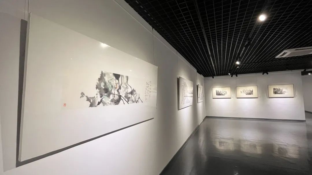 “朦胧·墨像——潘小明国画作品展”在顺德黄连画家艺术村开展