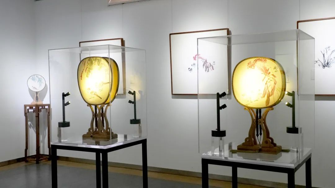 “但见清风——阴澍雨扇面作品展”在山东云龙美术馆展出