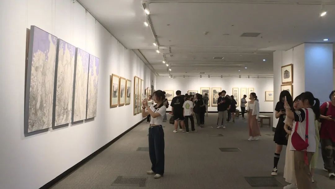 “妙心——中国国家画院李晓柱工作室师生绘画作品展”在威海开展