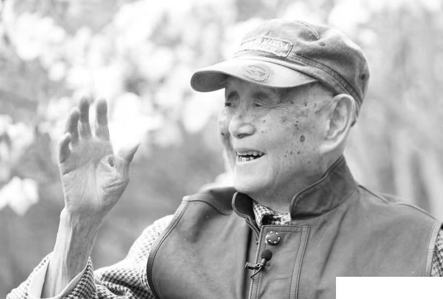著名艺术家黄永玉逝世，享年99岁