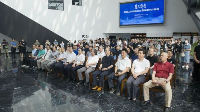 “蓝色齐鲁·首届山东省新文艺群体美术作品展”在济南市美术馆隆重开幕