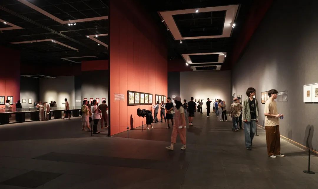 “小站——陈建华作品展”在山东美术馆开幕