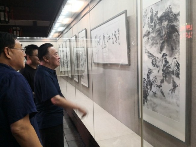 “清江鹰影一一吴泽浩先生国画展”在济南开幕，展出鱼鹰、渔翁主题国画46幅