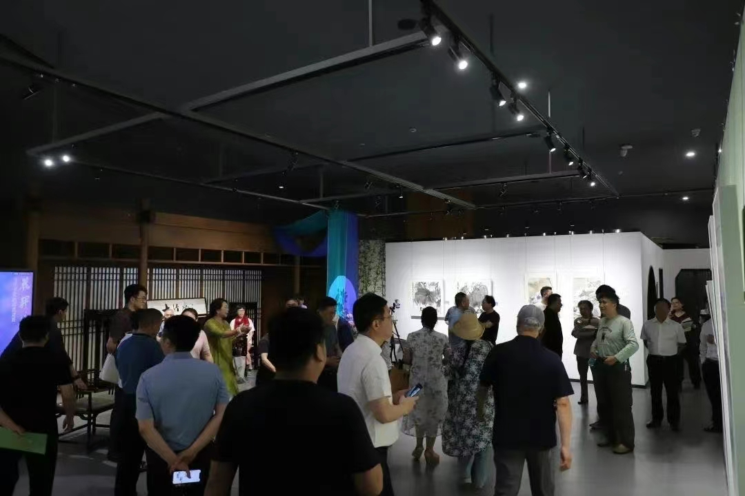 “花开荷处——当代名家画荷邀请展”在南京十竹斋画院盛大开幕