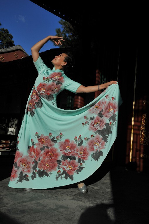 一次旗袍与国画的国风交融，著名画家林剑冲艺术生活秀完美呈现