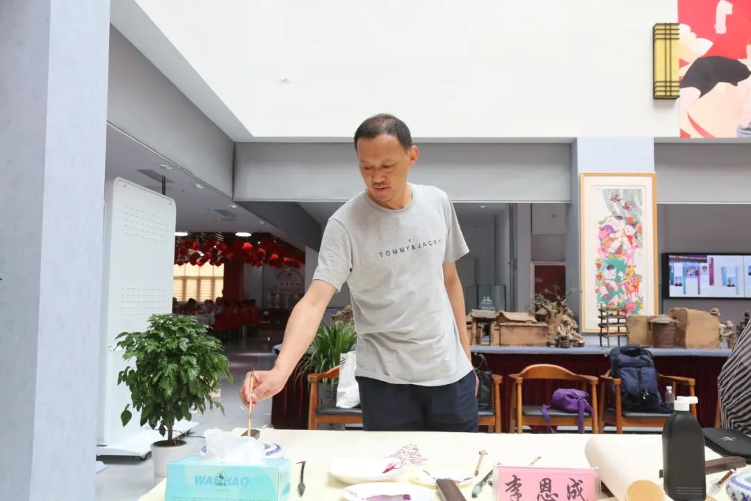 山东画院赴沂蒙革命老区潍坊临朐慰问省派“四进”工作支队，开展党性教育主题党日活动