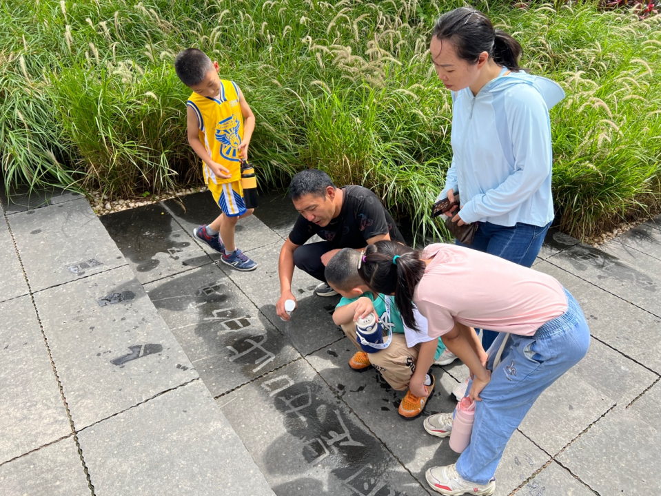 “等待一场雨”——邱志杰：我在南头古城写了什么