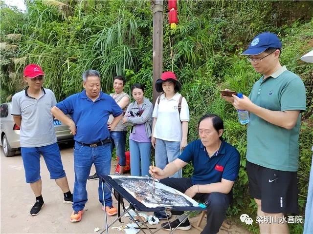 著名画家梁明应邀走进福建长汀，“中国书画名家乡村振兴助力行采风写生”启动