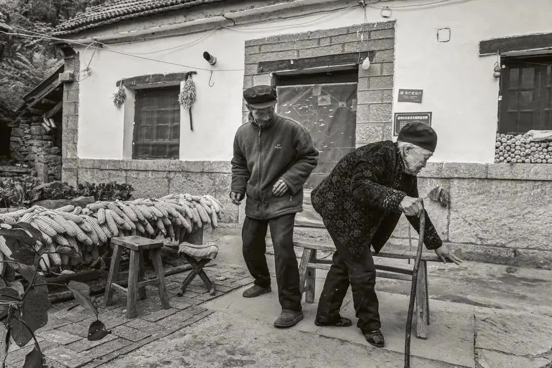 【李想集锦】（211）丨钱捍峨庄40年对纪实摄影的意义