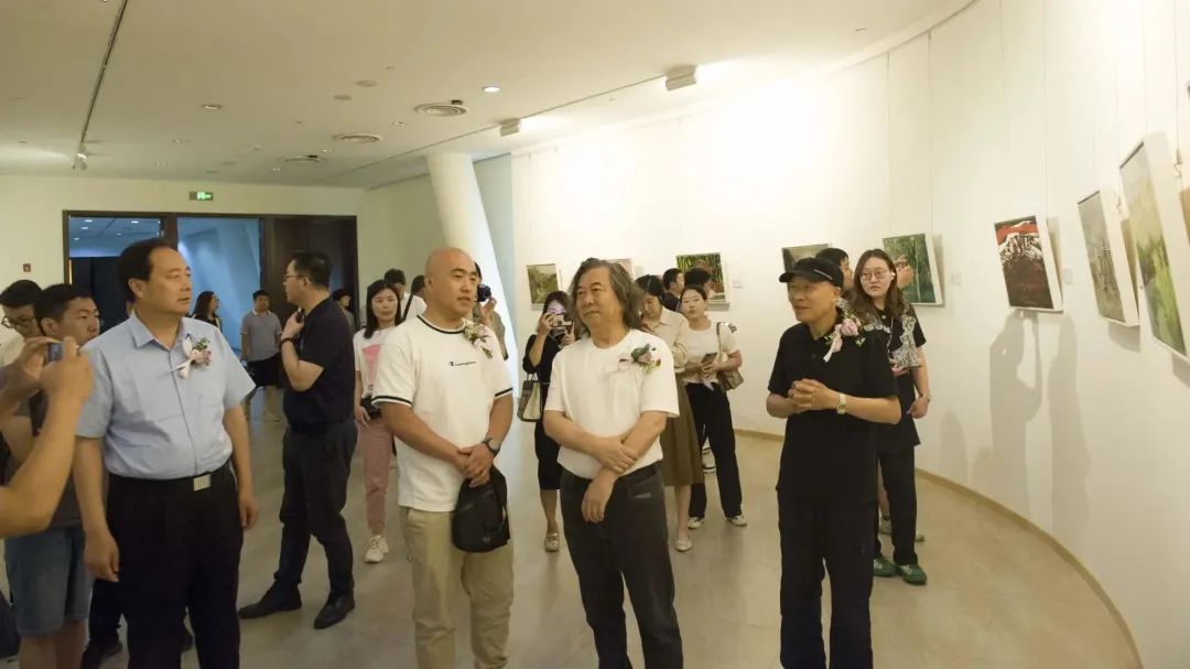 “行者——张国忠油画作品展”在济南市美术馆开幕