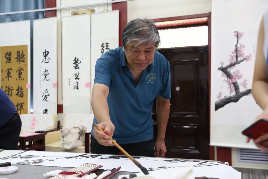 山东画院“军民鱼水情 共筑强军梦”书画展暨双拥笔会活动成功举办