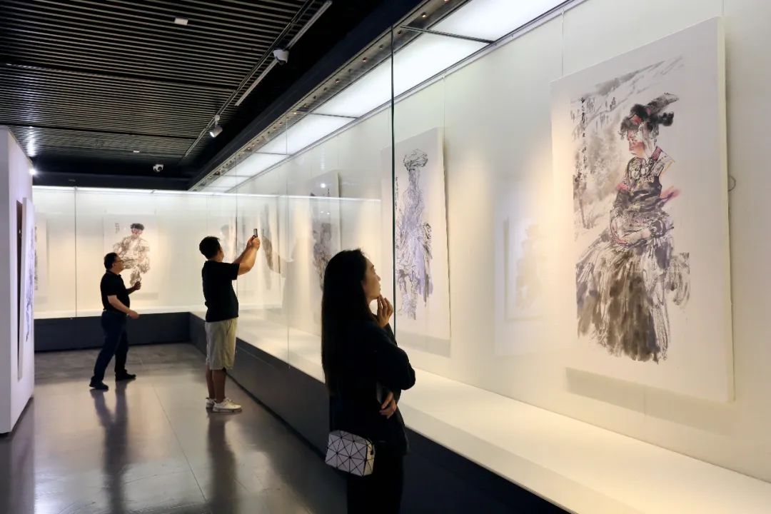 “任惠中中国人物画作品展览暨写生讲座活动”在天津举行，50余件作品呈现“象外之境”