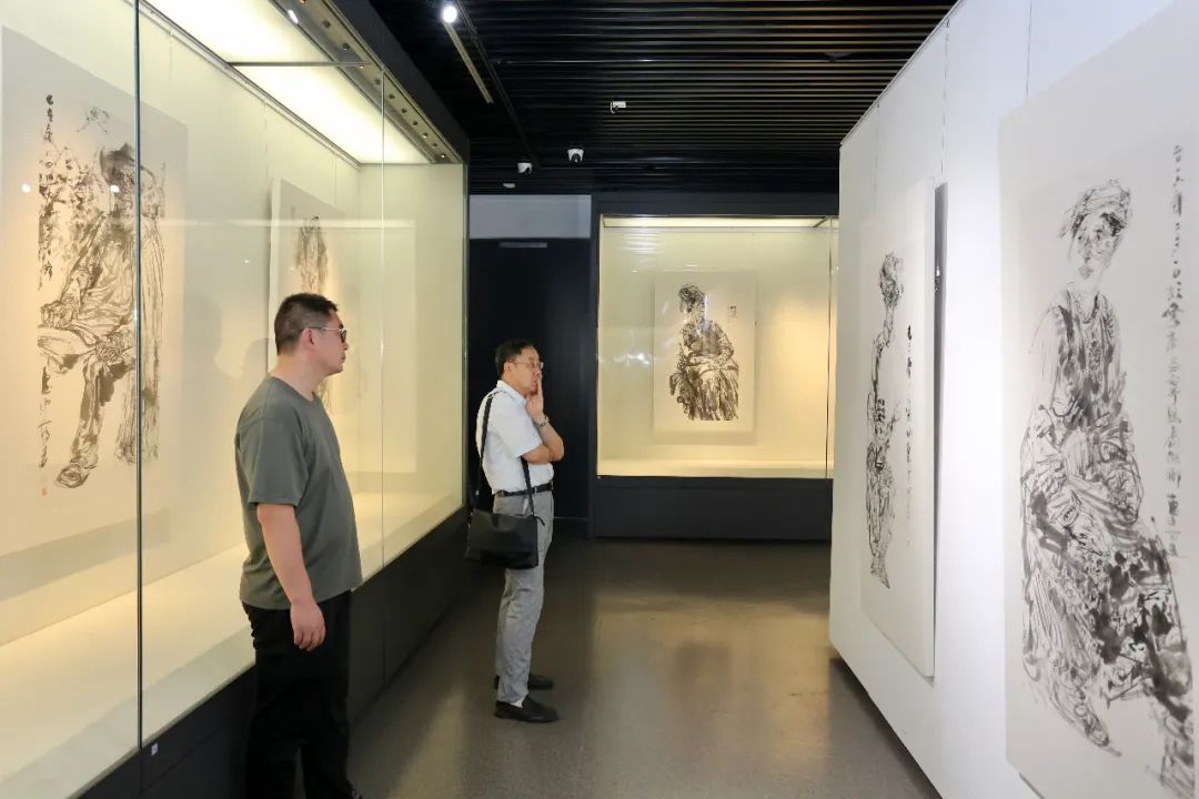 “任惠中中国人物画作品展览暨写生讲座活动”在天津举行，50余件作品呈现“象外之境”