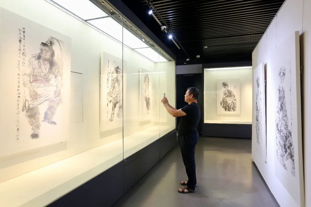 “任惠中中国人物画作品展览暨写生讲座活动”在天津举行，50余件作品呈现“象外之境”