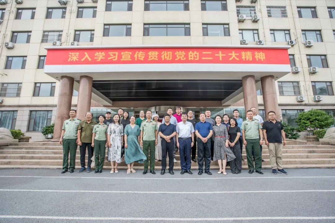 “凝心铸魂强根基，团结奋进新征程”书画行慰问活动在青岛举办