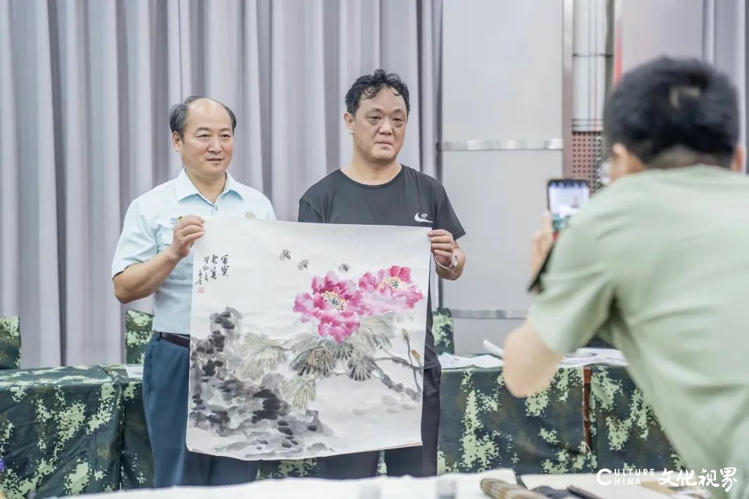 “凝心铸魂强根基，团结奋进新征程”书画行慰问活动在青岛举办