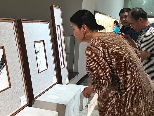 “耘瓷绘境”茶画瓷作品展在淄博华光国瓷文化艺术中心开幕