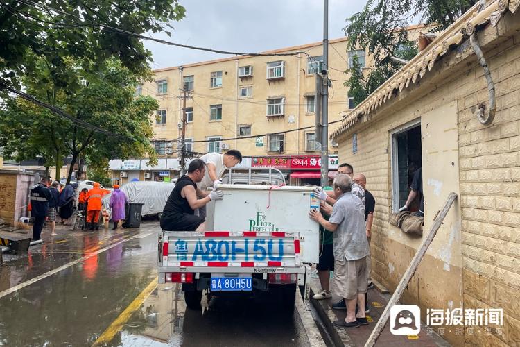 探访暴雨过后的济南东仓小区：60余辆车被泡，居民自发“重建”家园