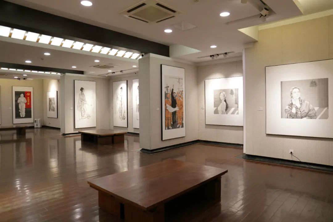 江苏省国画院系列学术邀请展——吴鸣中国画作品展开幕，展期持续至8月22日