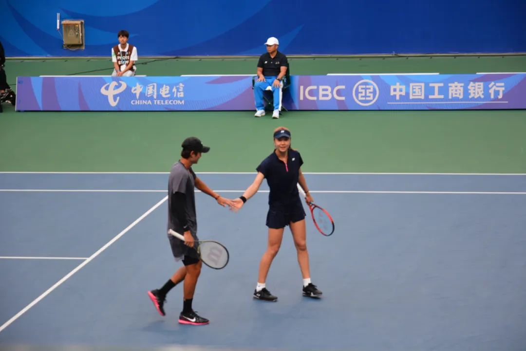 玲珑轮胎网球队员金雨全荣获第31届世界大运会网球混合双打银牌