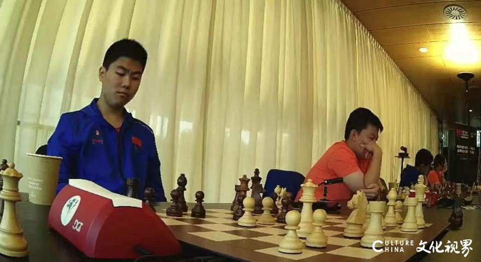 国际棋联U16奥赛中国队强势领跑，山东外国语队肖同表现亮眼未尝败绩