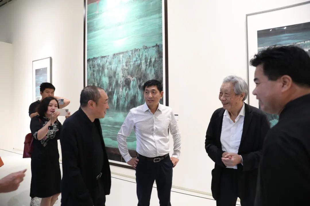 “天地人和·大道不孤——卢禹舜中国画作品展”开幕，展期至9月24日