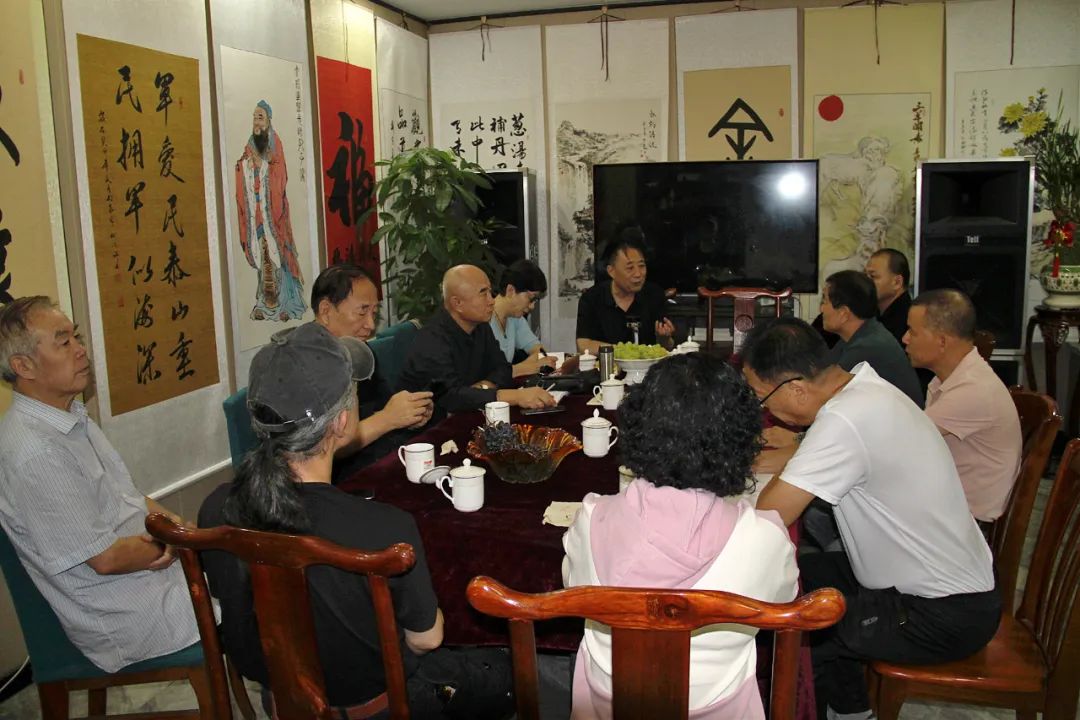 山东省齐鲁文化传承发展促进会艺委会召开工作会议，吕民松为书画研究创作基地授牌