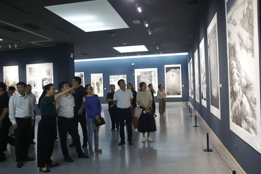 弘扬六地红色文化“写意中国·大美辽宁”暨辽宁省首届中国画水墨展在大连开幕