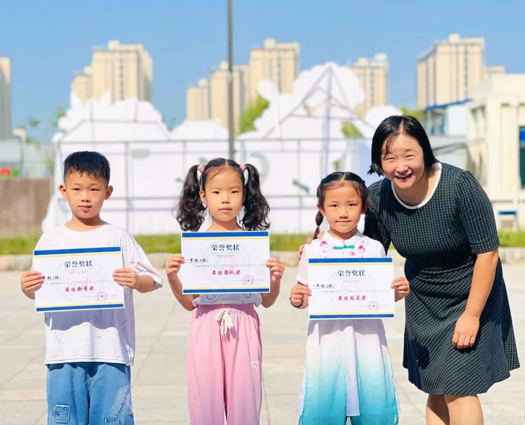 山师中铁实验学校“幼小衔接班”显成效，萌娃训练三天俨然小学生