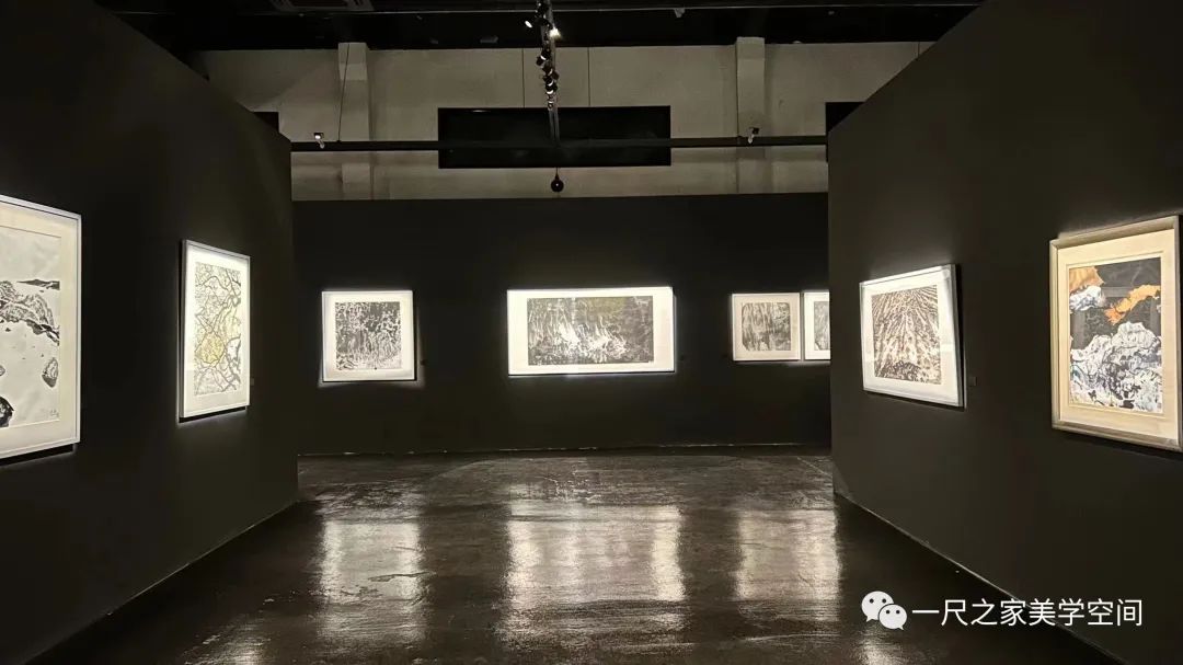 没有题诗的画展，希望观众通过画淋上一身诗意 | “诗境的追寻——赵无眠跨媒介艺术作品展”在上海开展