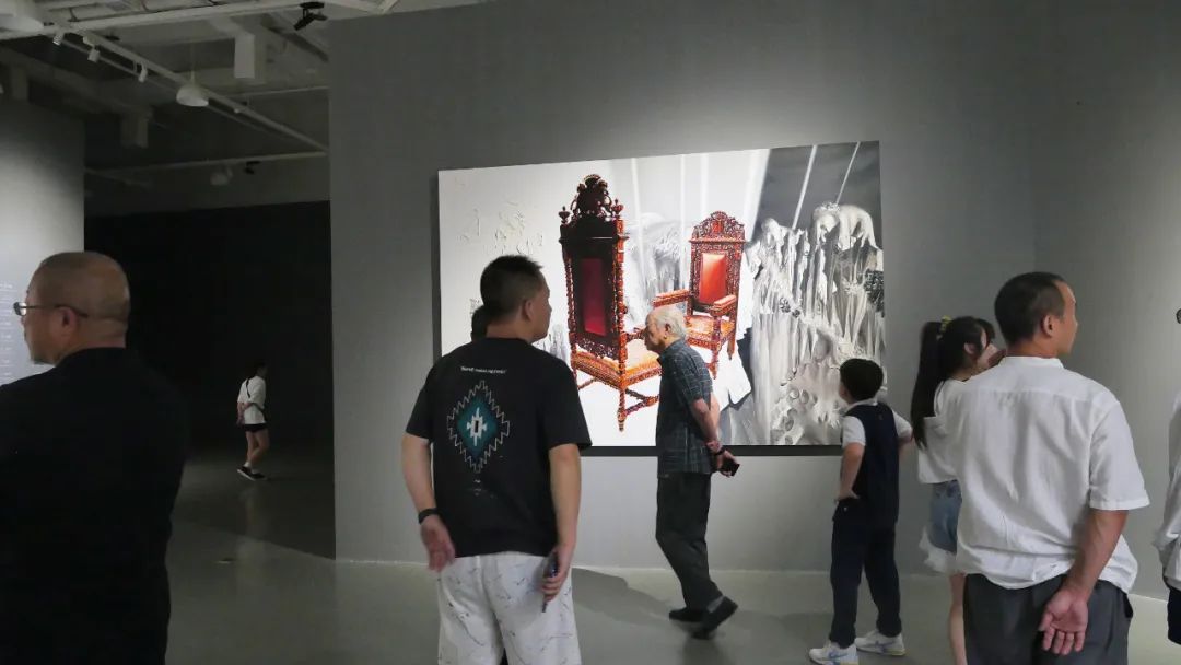 探寻现实下万古运行的抽象的能量世界——“万古能量图景”钟飙个展在西安崔振宽美术馆开幕