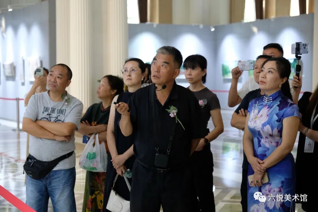 黑白绘纸上，斑斓跃心中——著名画家岳黔山应邀参展“山乡巨变——多彩贵州·时代新象作品展”