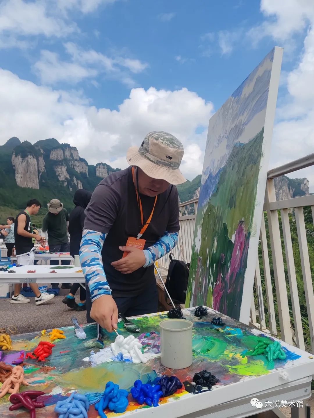 著名画家王建国应邀参展“山乡巨变——多彩贵州·时代新象美术名家写生创作作品展”