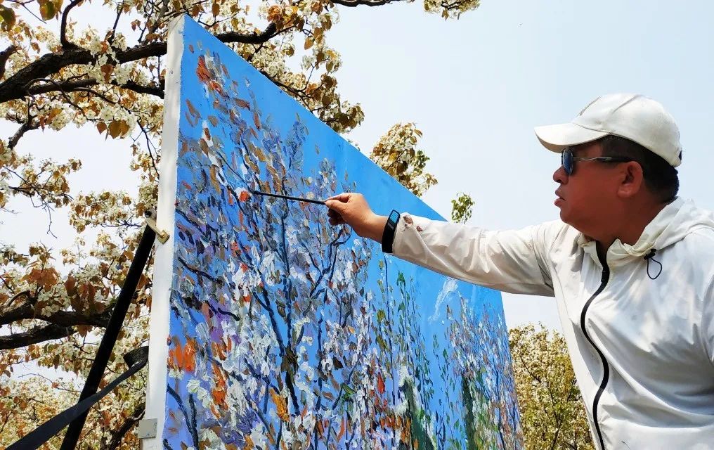 著名画家王建国应邀参展“山乡巨变——多彩贵州·时代新象美术名家写生创作作品展”